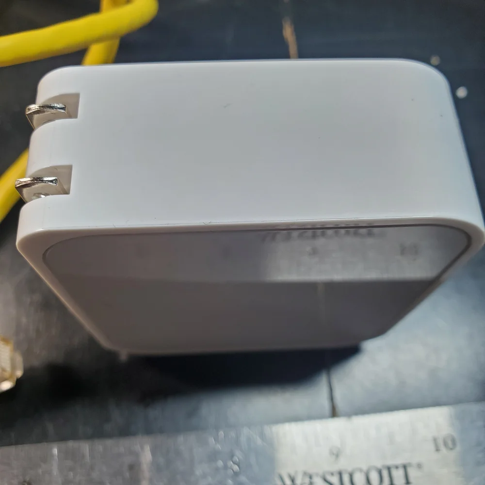 TP-Link White Compact Router - Picture 8 of 9